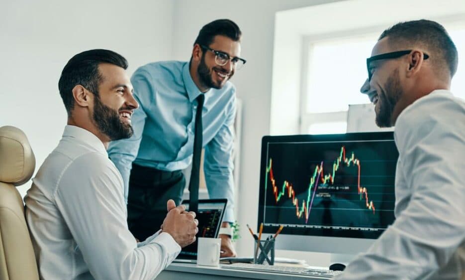 EA Trading Strategy: Manual vs Automated Trading